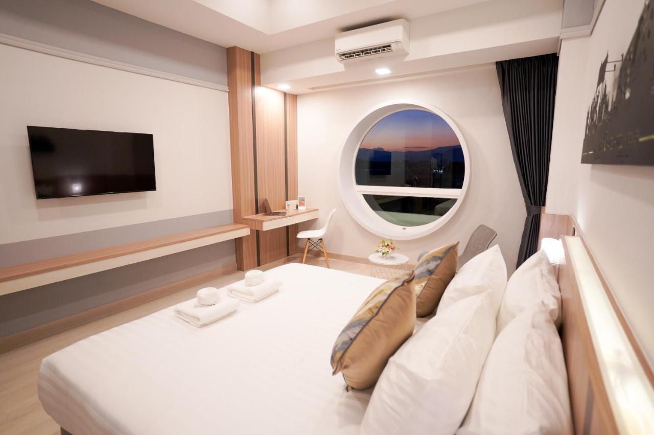 The Space Hotel Chiang Rai Extérieur photo