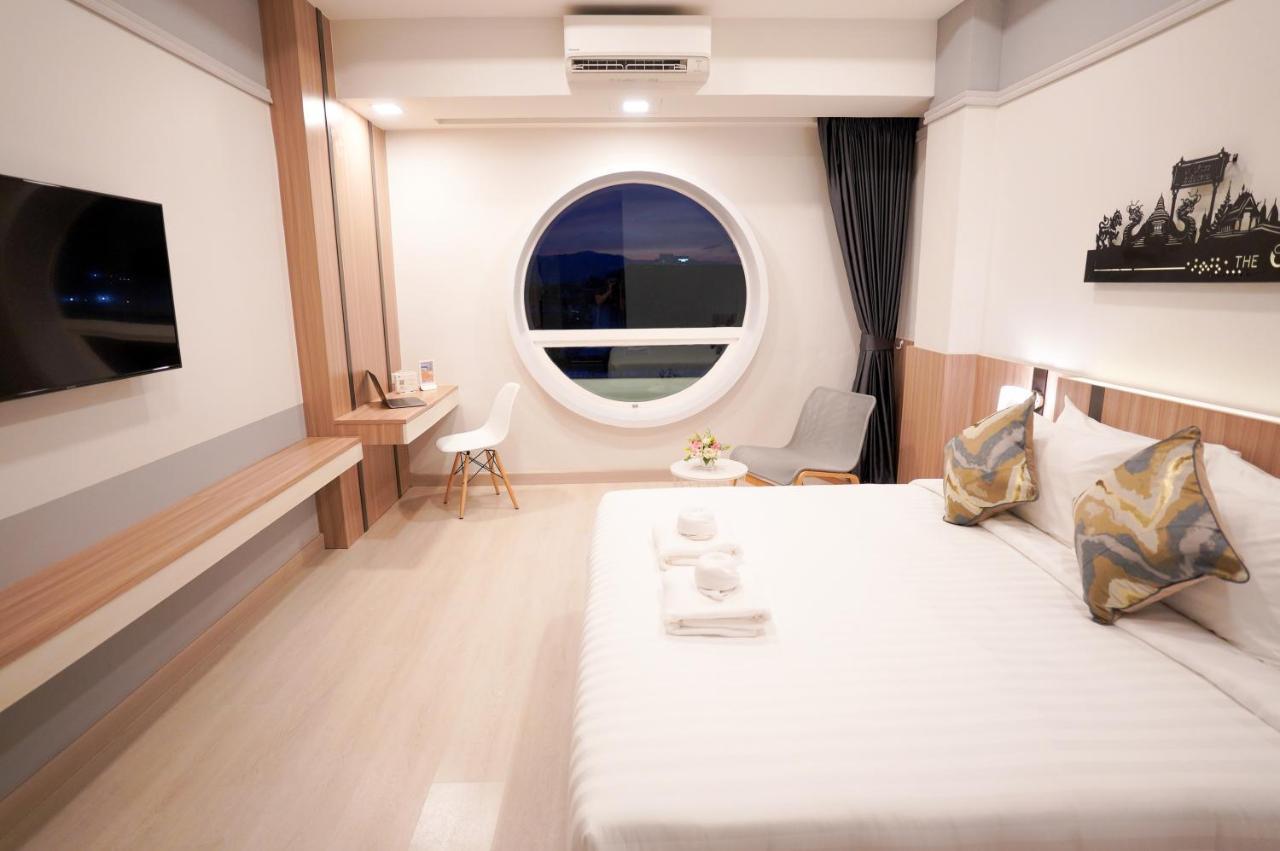 The Space Hotel Chiang Rai Extérieur photo